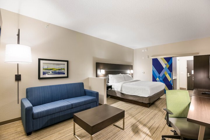 Room 27 of 45
