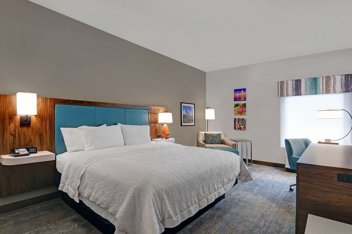 Room 32 of 46
