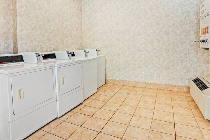 Room 11 of 20