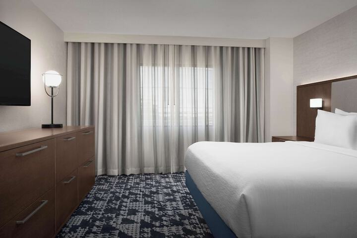 Room 28 of 53