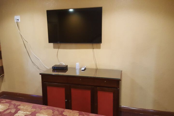 Room 17 of 36
