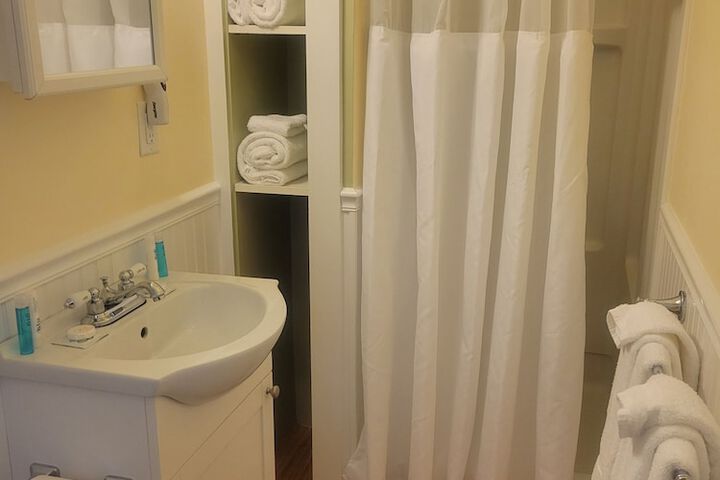 Room 47 of 86