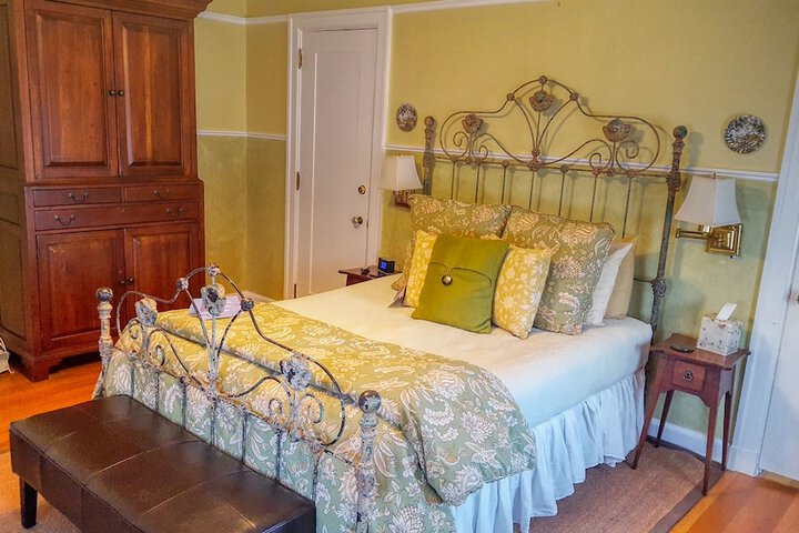 Room 41 of 104