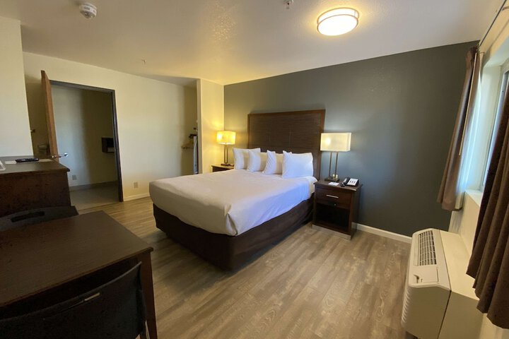 Room 15 of 37