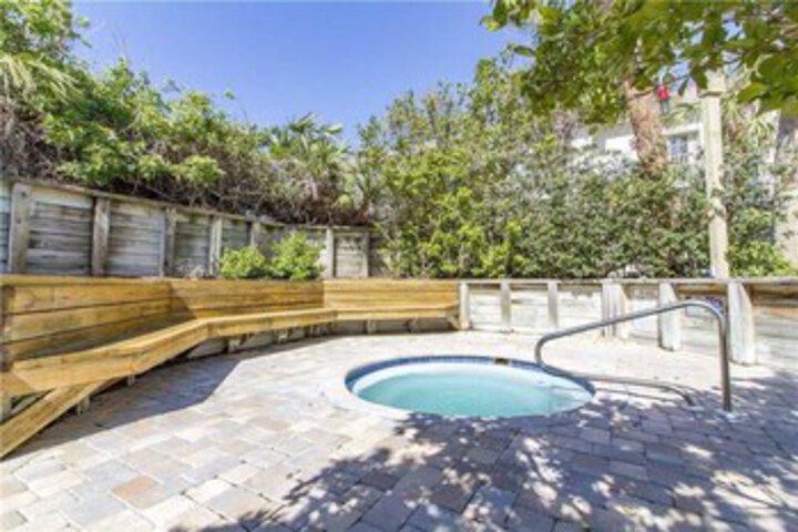 Hibiscus 302D - Three Bedroom Condo