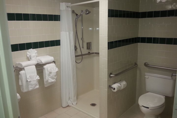 Room 4 of 15