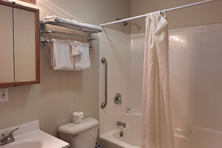 Room 112 of 299