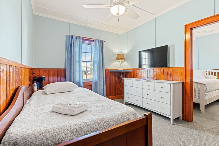 Room 13 of 31