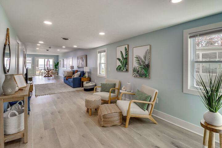 Bayfront Maryland Retreat w / Deck Near Beaches!
