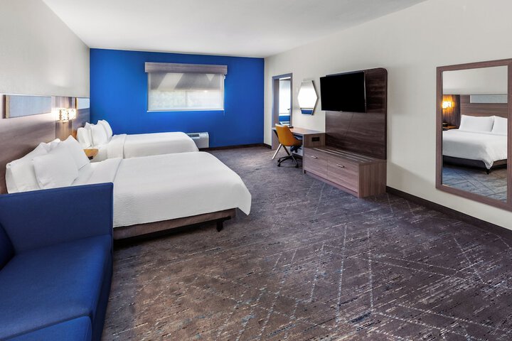 Room 35 of 67