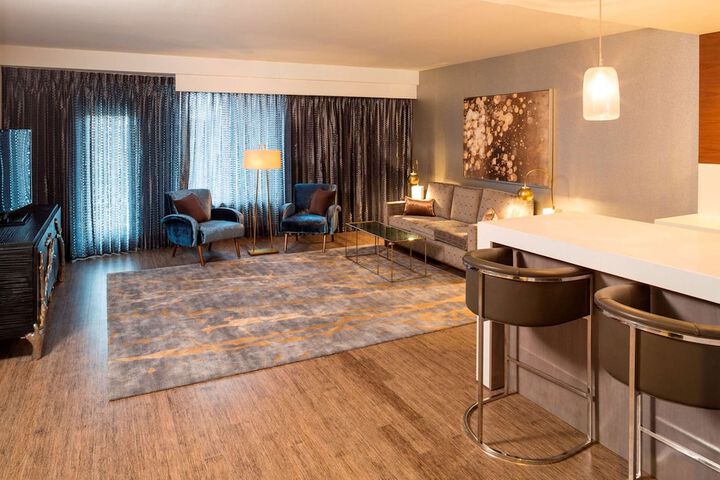 Room 10 of 60
