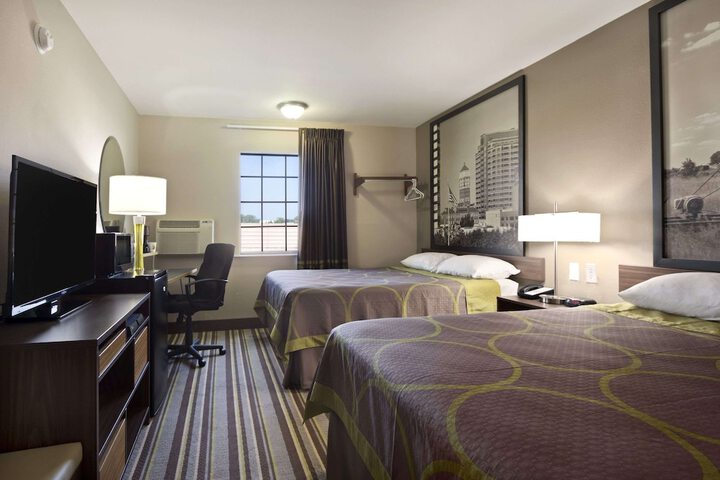 Room 16 of 19