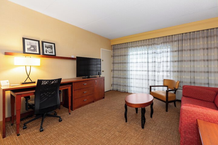 Courtyard by Marriott Toledo Airport Holland