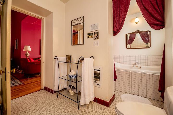 Room 16 of 54