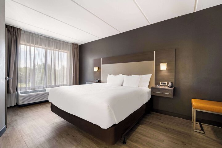 Room 20 of 66