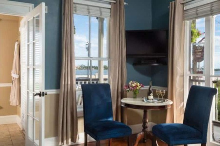 Room 103 of 158