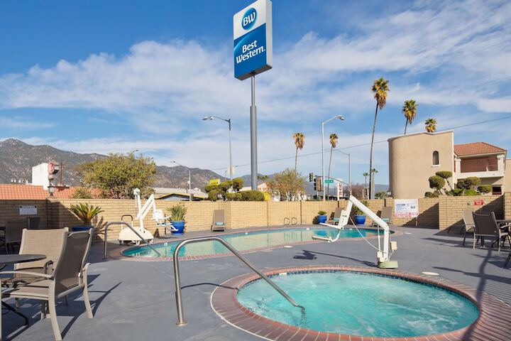 Pool 4 of 21
