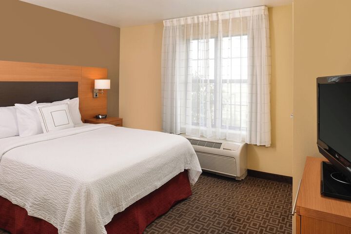 Room 32 of 53