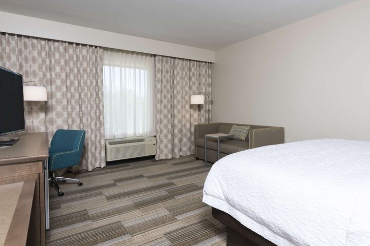 Room 10 of 28