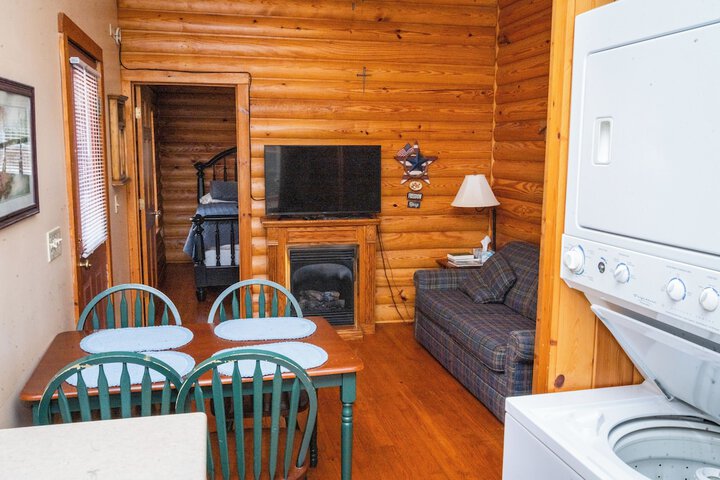 Mountain Aire Cottages Inn & Glamping