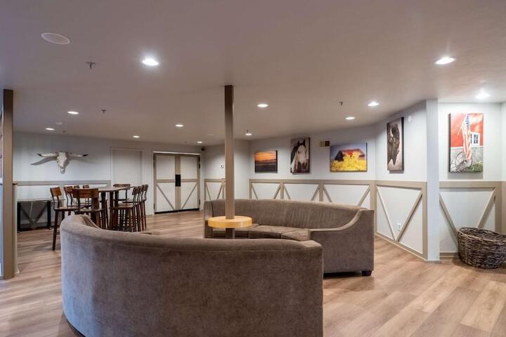 Best Western Plus Saddleback Inn & Conference Center