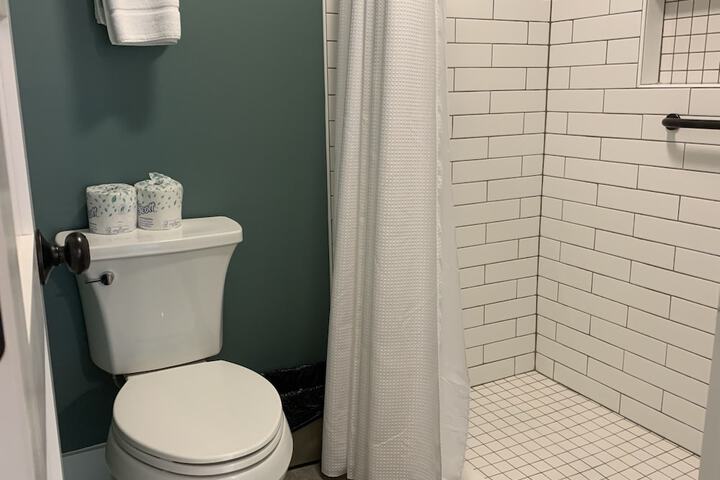 Kanuga Inn & Lodging