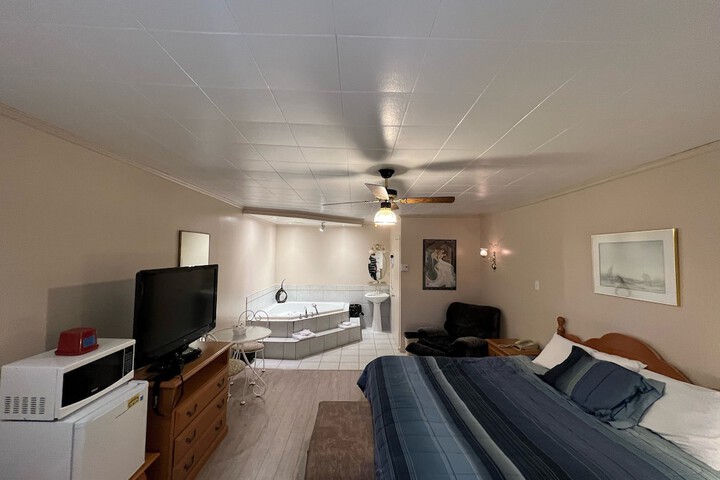 Room 13 of 24