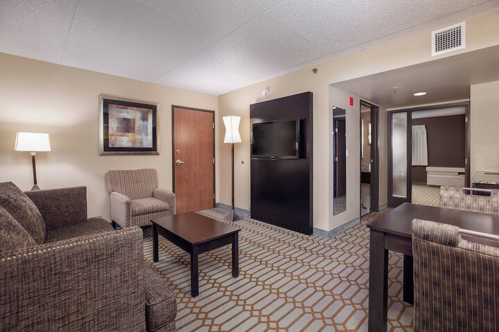Room 35 of 63