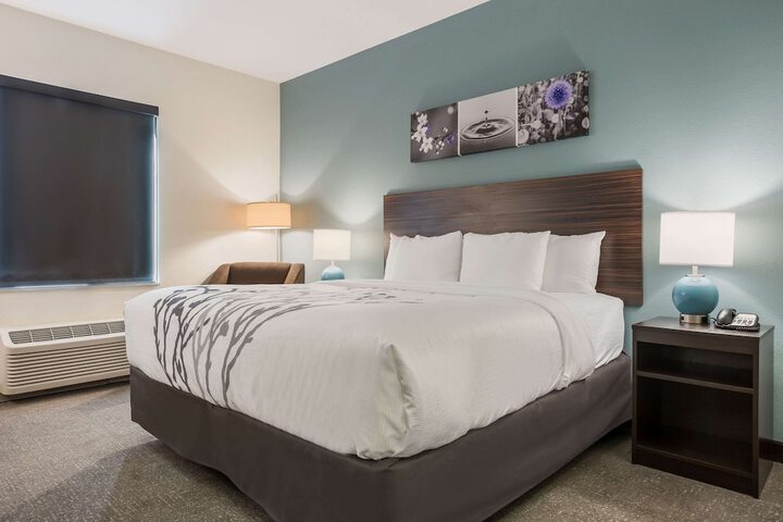 Room 14 of 28