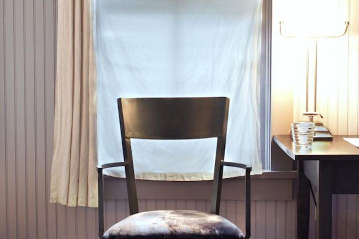 Room 51 of 104