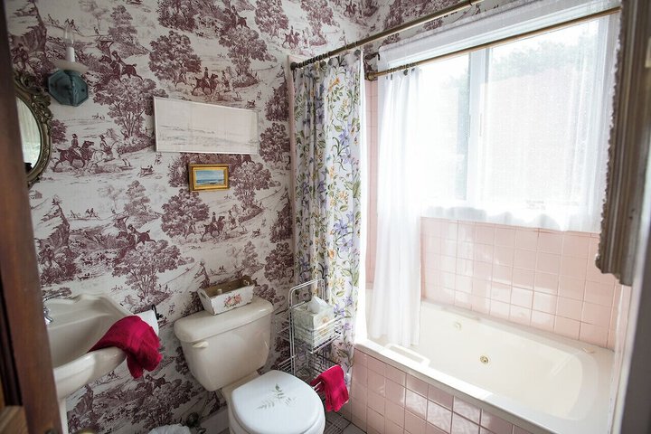 Room 22 of 38