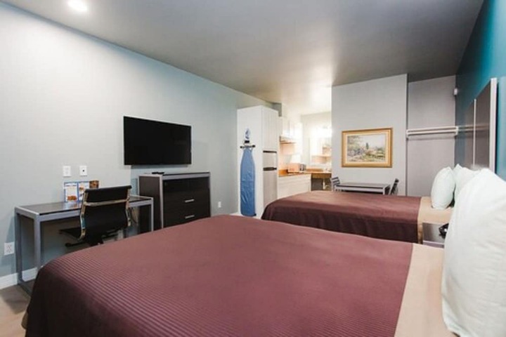 Econo Lodge Inn & Suites Channelview - Houston East