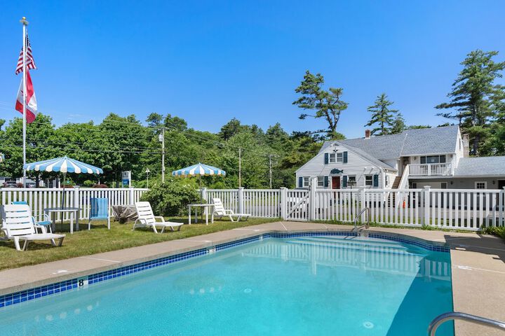 The Beaches Guest Rooms and Cottages