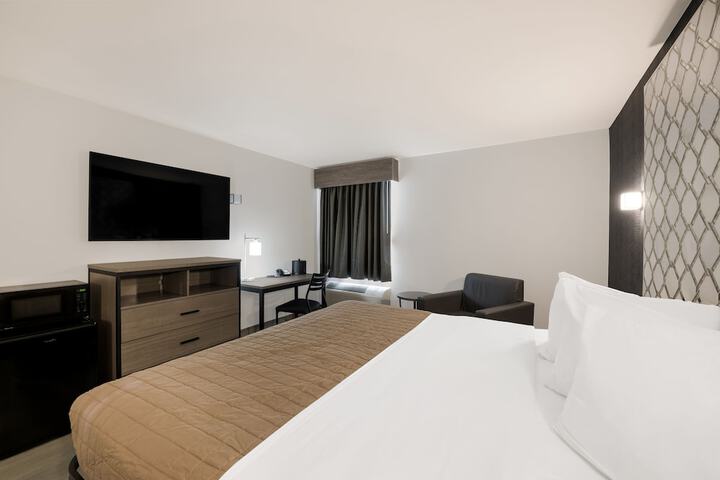 Room 11 of 36