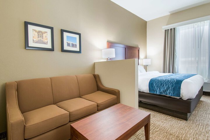 Room 32 of 42