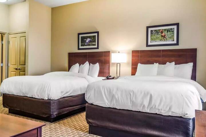 MainStay Suites Hackberry Sportsmans Lodge