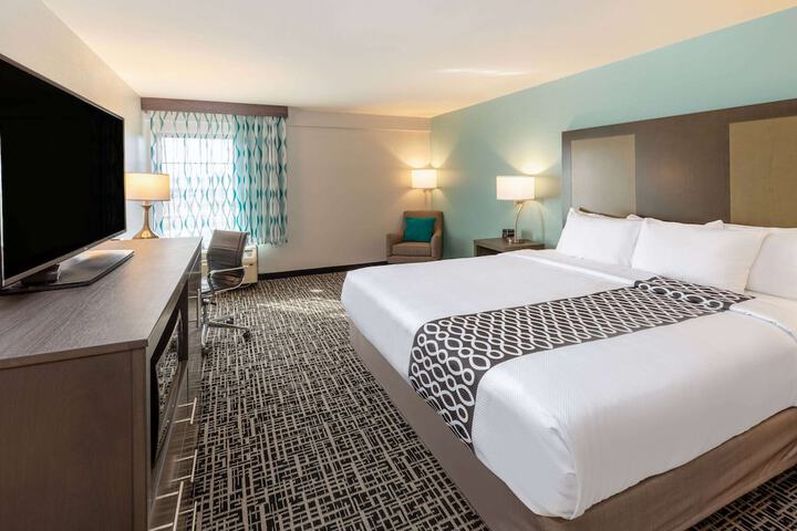 Room 21 of 38
