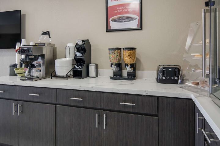 Breakfast/Coffee Service 29 of 30