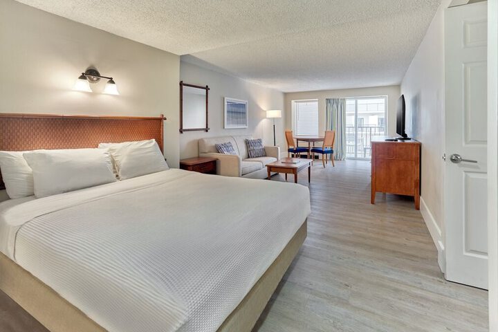 Henlopen Oceanfront Hotel