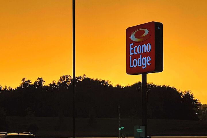 Econo Lodge Wausau - Rothschild