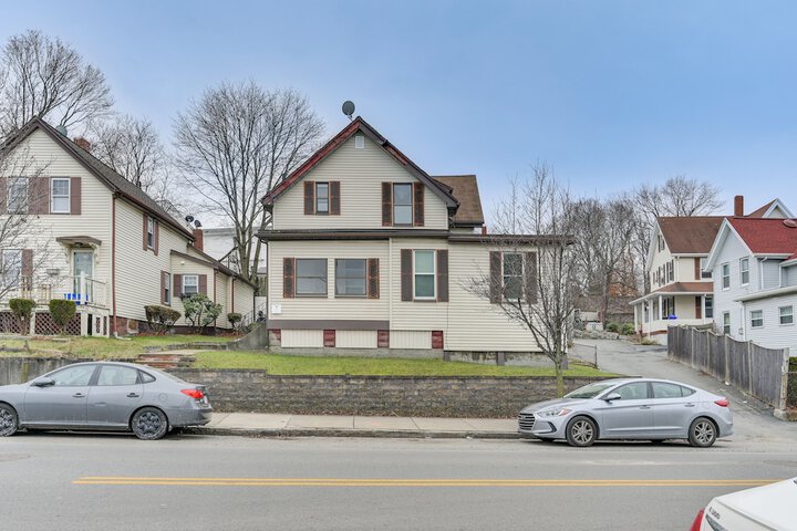 Pet-friendly Malden Apartment: 7 Mi to Boston!