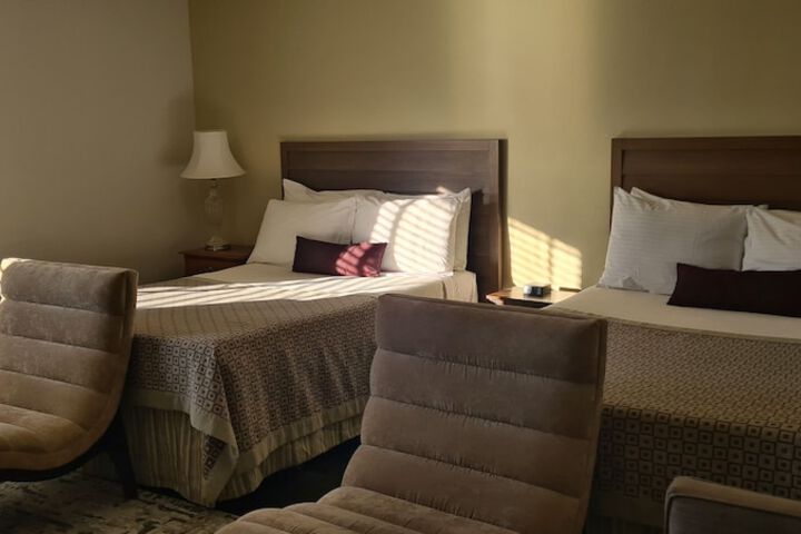 Room 25 of 38