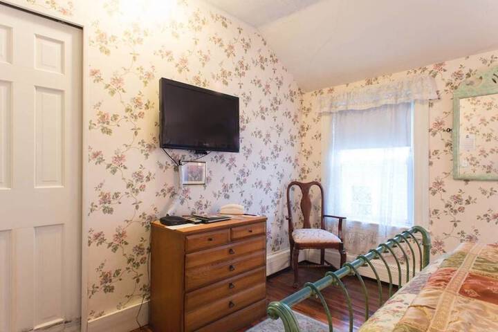 Room 40 of 48
