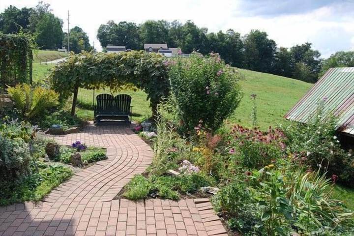 Garden Gate Get-A-Way Bed & Breakfast