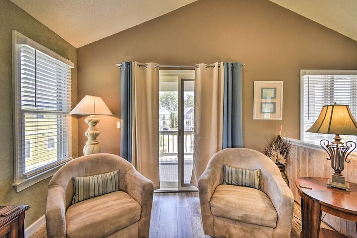 Home w / Deck in Corolla Light: Walk to Beach!