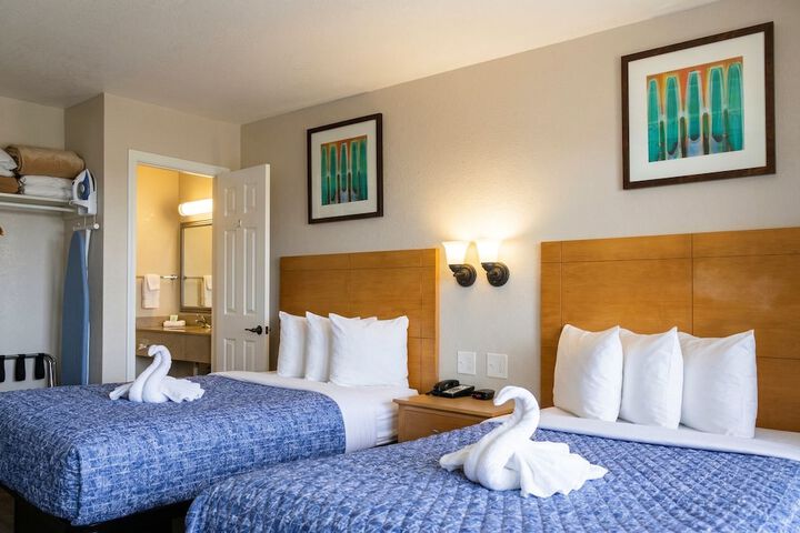 Seahorse Inn and Cottages
