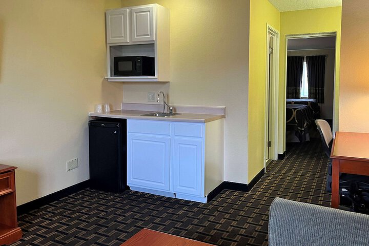 Room 16 of 31