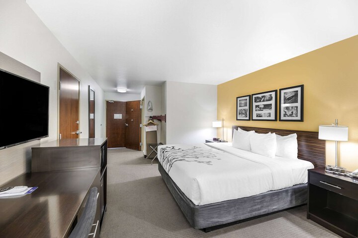 Room 20 of 37