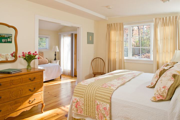 The Woodstock Inn on the Millstream