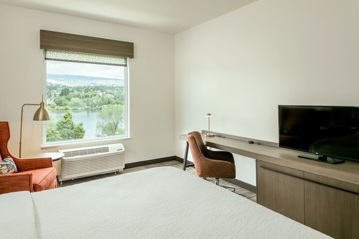 Room 37 of 64